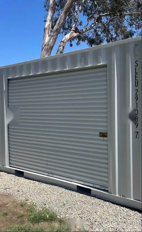 20ft container fitted with a roll-up door